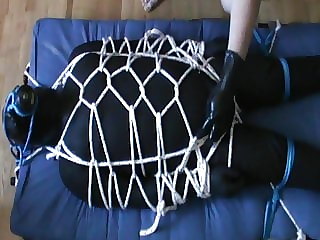 Black and Black - Rubberslave gets an enjoying